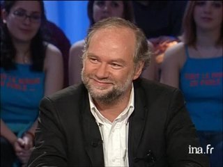 Le premier roman de Laurent Joffrin