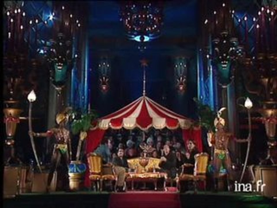 Pascal Sellem dans le rôle de Wayne Campbell