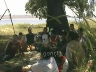 iza gençlik piknikte