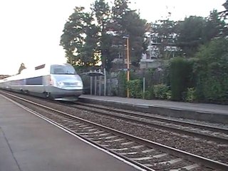 Rame TGV 4513 assurant la marche 708643