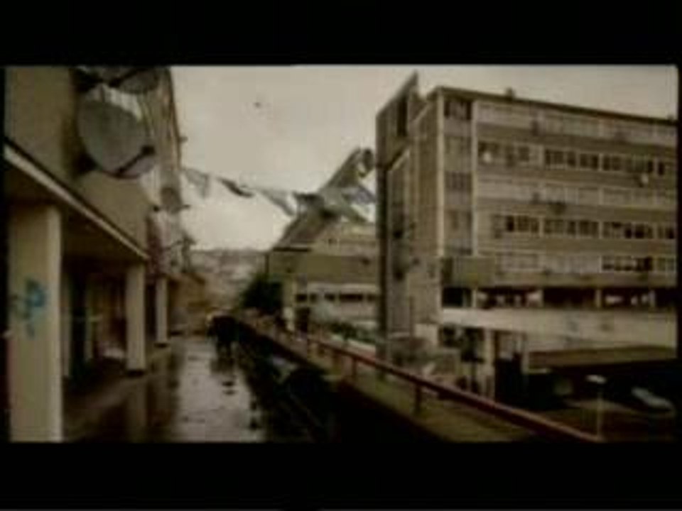 Oasis - The Importance Of Being Idle