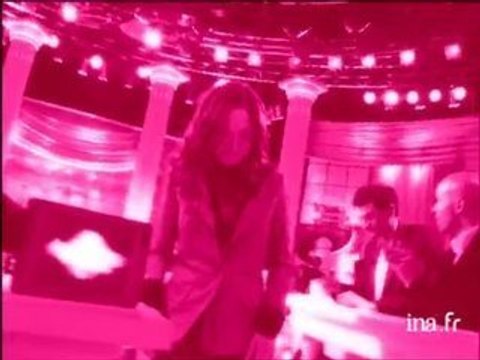 Jennifer Ayache de Superbus (Première partie)