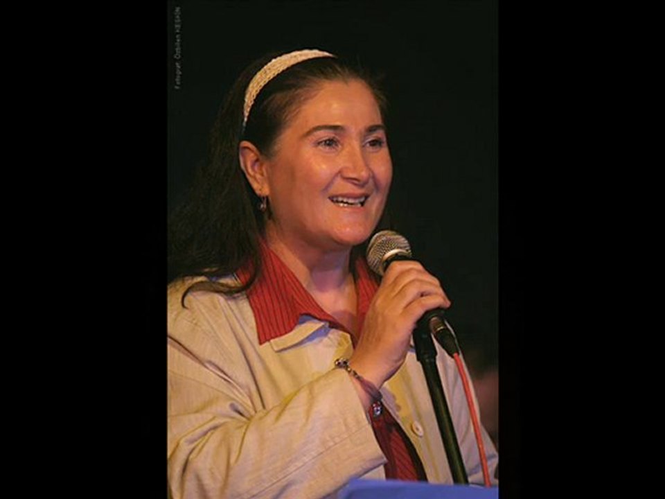 Sabahat Akkiraz - Açılın Kapılar Şaha Gidelim