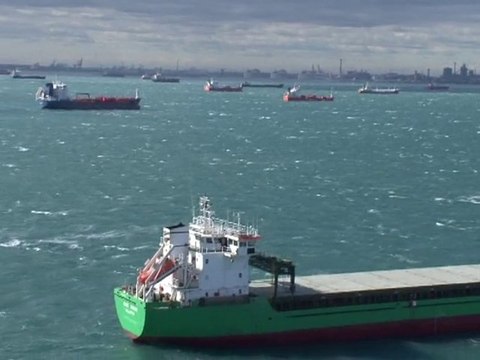 French oil refineries out of action