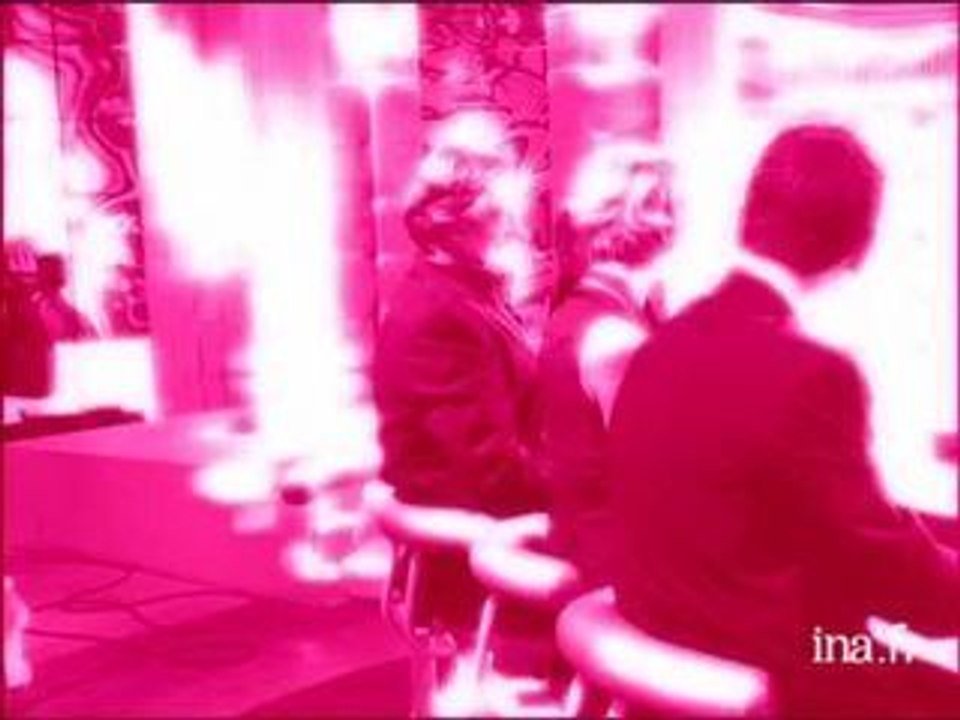 Pause bisou avec Hélène De Fougerolles