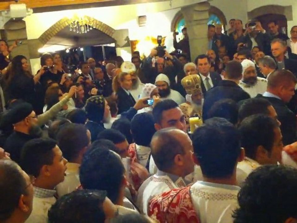 Entrée du Pape Shenouda III à l'église Saint Marc à La Haye