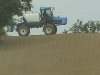 automoteur evrard alpha sur du colza