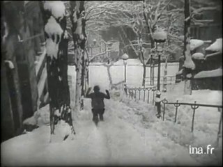 Neige et ski dans Paris en mars - Archive vidéo INA