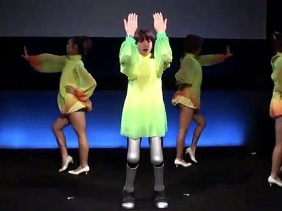 HRP-4C, le robot humanoïde japonais qui chante et danse