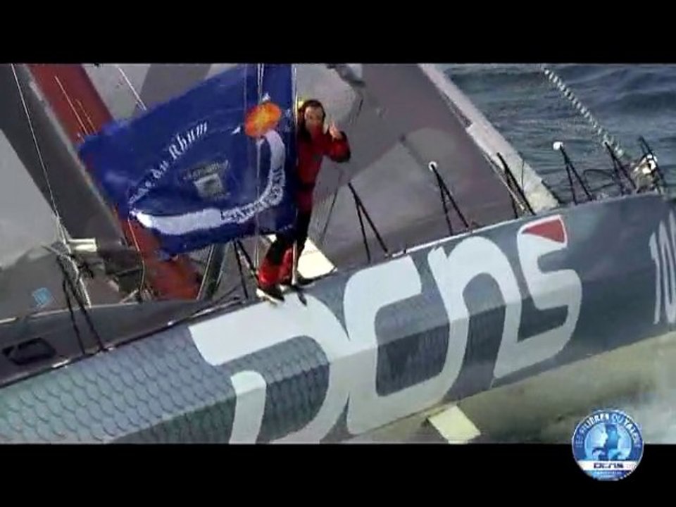 Le 60 pieds DCNS 1000 et son skipper, Christopher Pratt