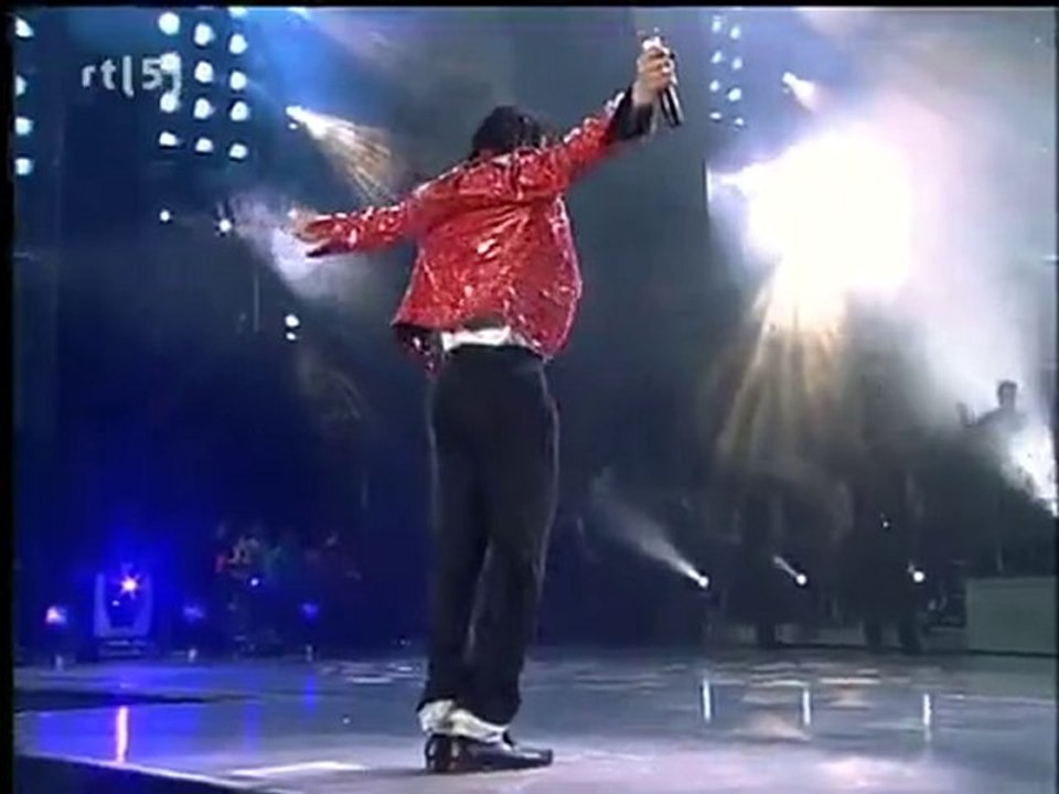 MICHAEL JACKSON  - BEAT IT