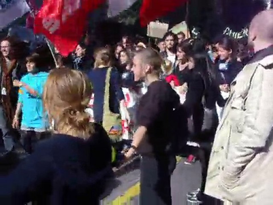 manif marseille 19 10 2010 jeunes techno