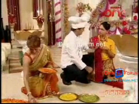 Woh Rehne Wali Mehlon Ki - 19th October 2010 pt2