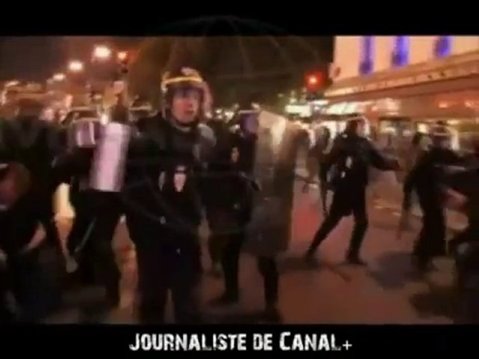 CHOC...CRS tabasse des lycéens et journaliste.