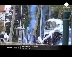 French riot police clash with students - no comment