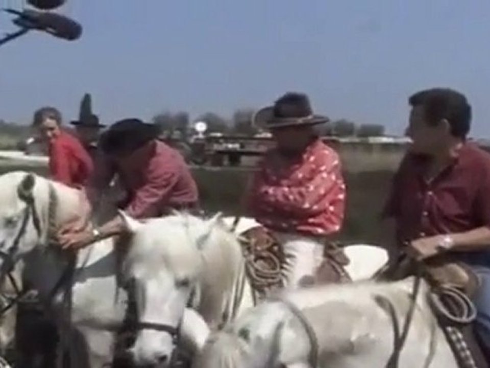 sarkozy censure les medias (interdit en France) ...1/3