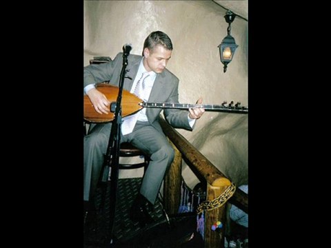 Engin Nurşani - Ağlatma Gelem