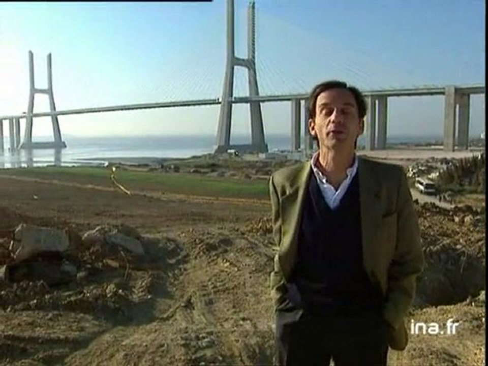 [le pont Vasco de Gama]