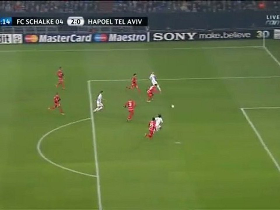 El segundo gol de Raúl ante Hapoel Tel Aviv 2010