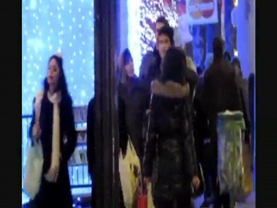 Miley Cyrus & Liam Hemsworth In Paris 10.12.2009