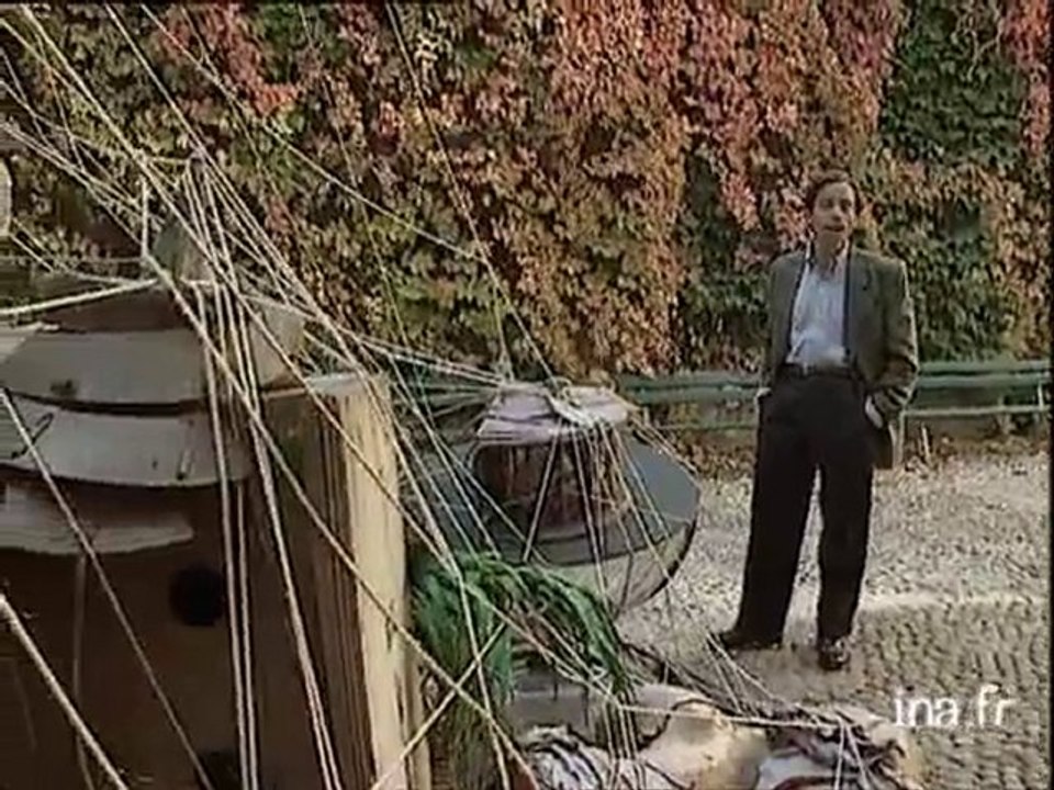 COLUCHE : et vous trouvez ça drôle - Archive vidéo INA