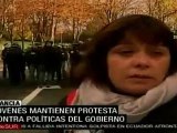 Jóvenes franceses mantienen protesta contra políticas del gobierno
