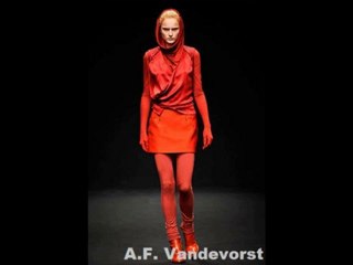 Fall 2010 Fashion Trends: A Splash of Color