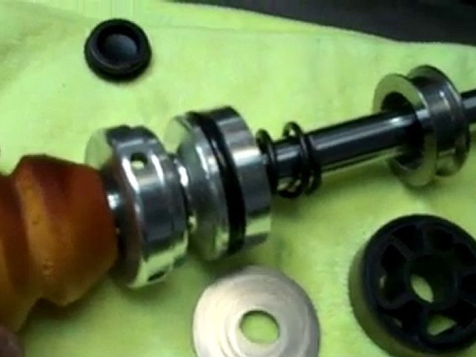 Inside the 2011 KTM 350 SXF WP Shock