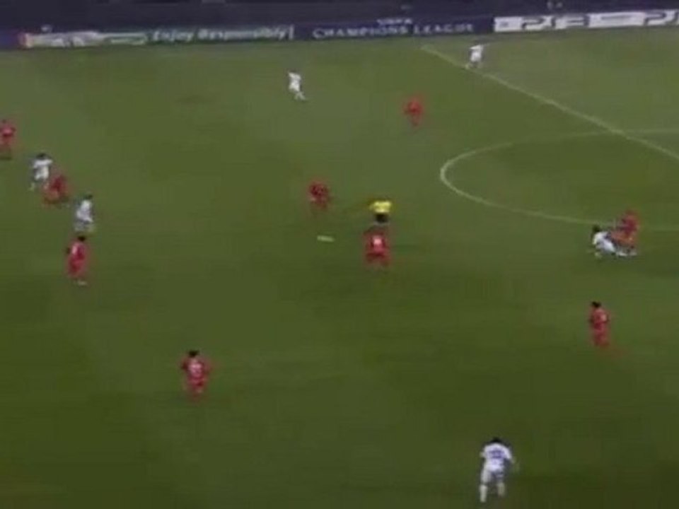 El primer gol de Raúl ante Hapoel Tel Aviv 2010