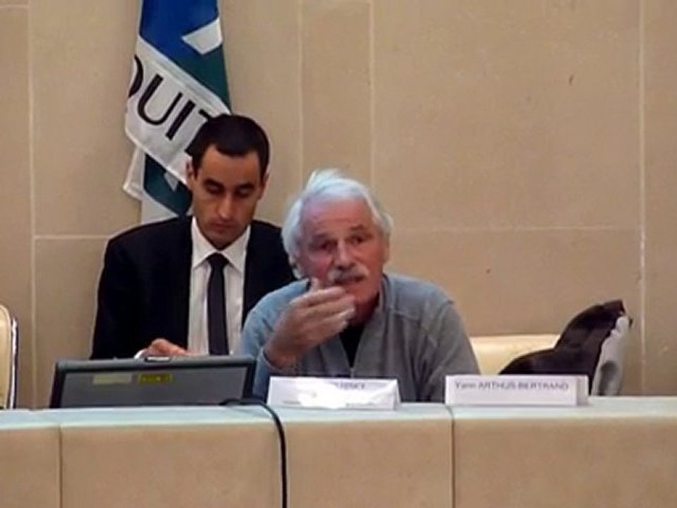 CONFERENCE  SUR LE CLIMAT  YANN ARTHUS BERTRAND 2