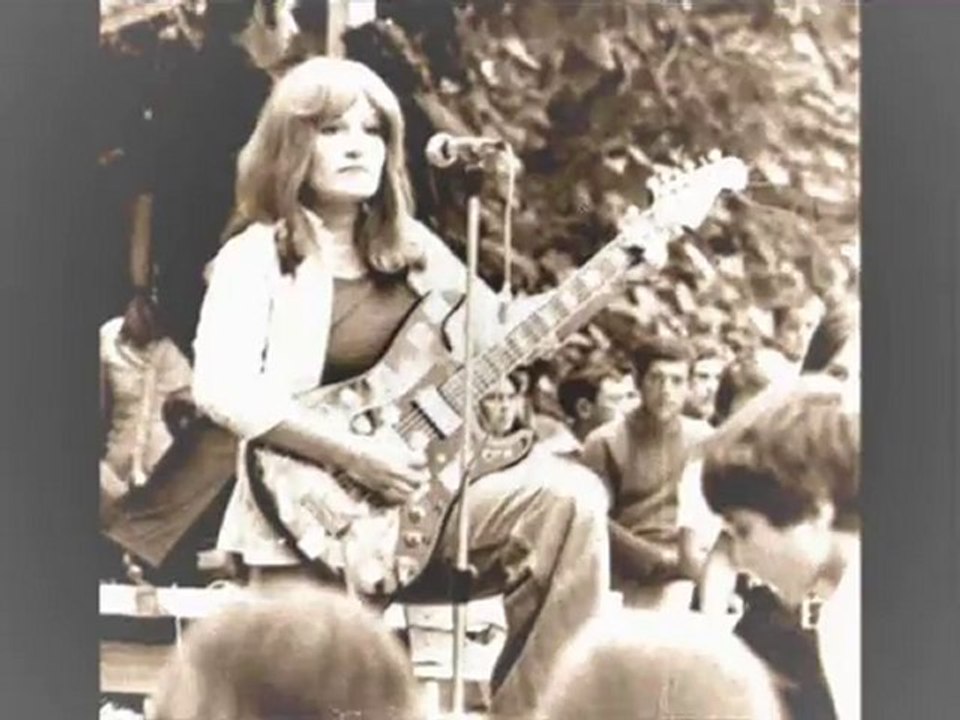 Selda Bağcan - Yalan Yalan Dünya