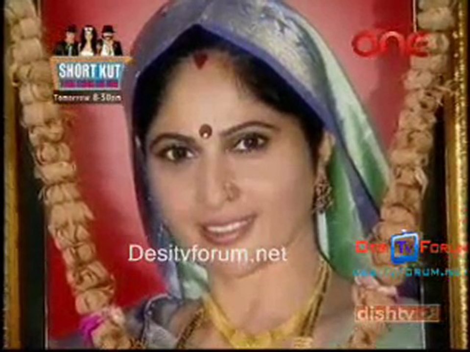 Woh Rehne Wali Mehlon Ki - 21st October 2010 pt2