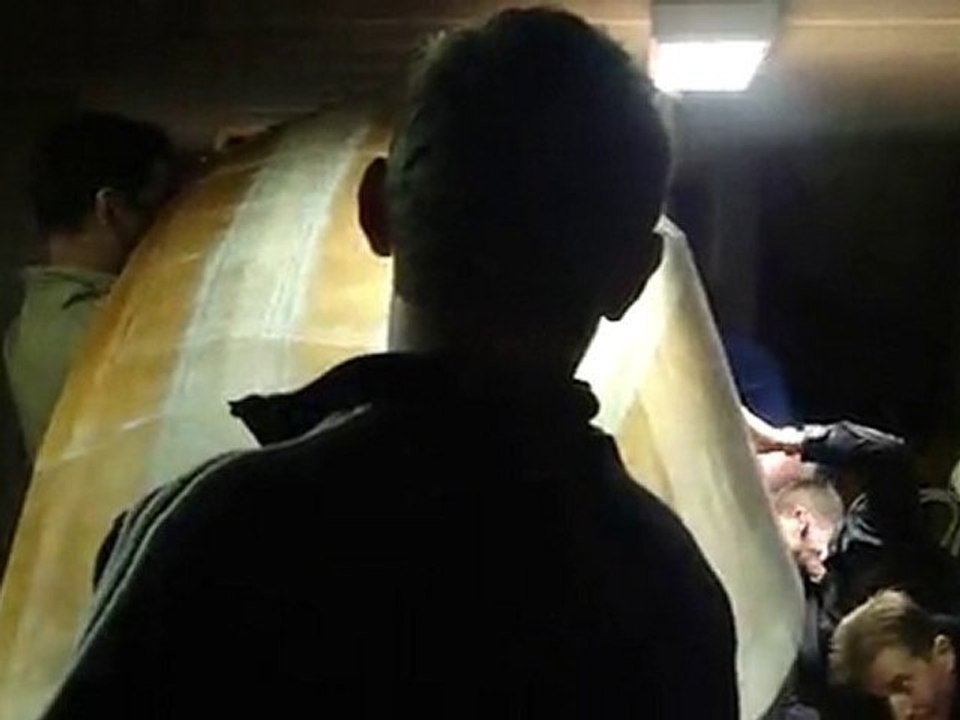 sortie du pont, en direction du jardin, sous le saule