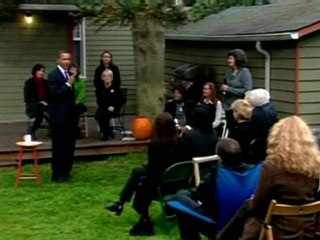 Obama aims economy message at women