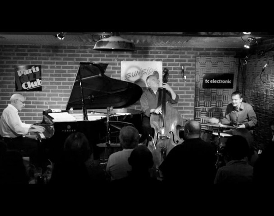 AZ.III J'aime Paris au mois de mai