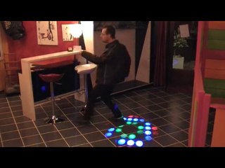 "soirée dansante" Episode 9 série "le restaurant"