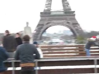 Danse sous la tour Eiffel