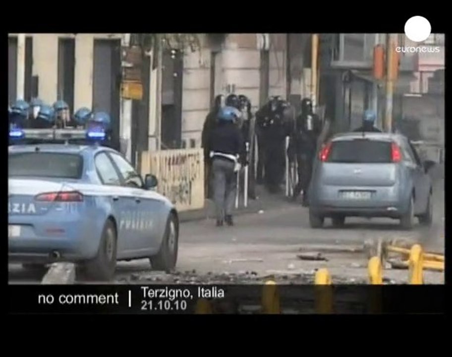 Rioting over Italy rubbish row - no comment