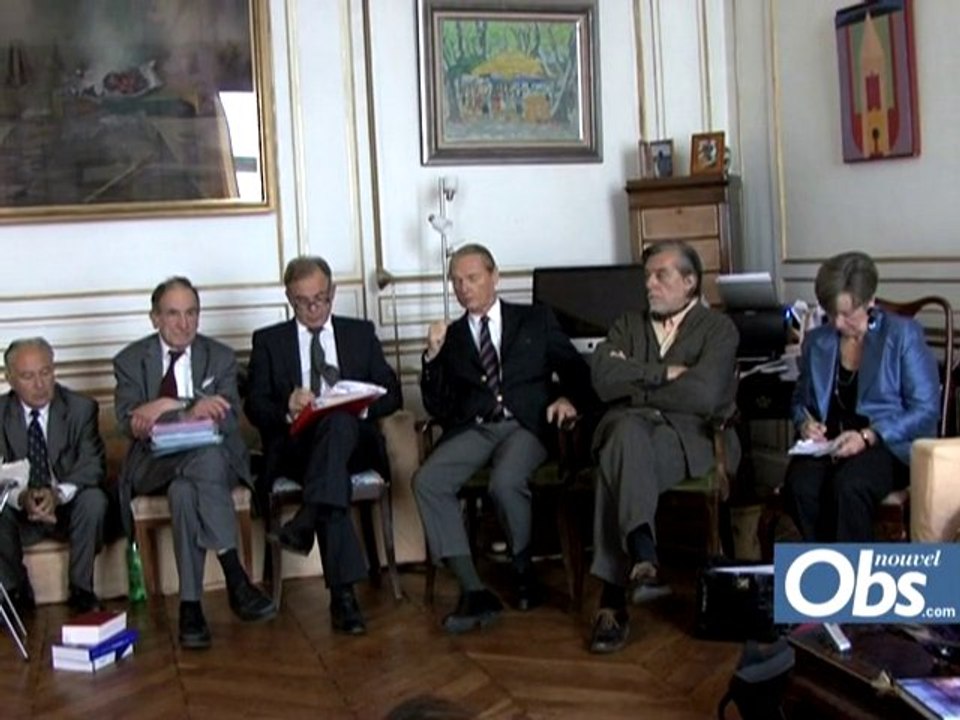 Murakami à Versailles : action  des opposants