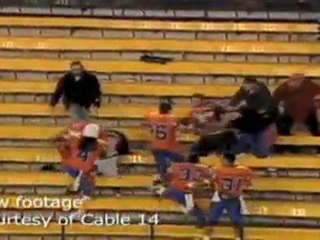 une équipe de football  éclate le public de l'équipe adverse