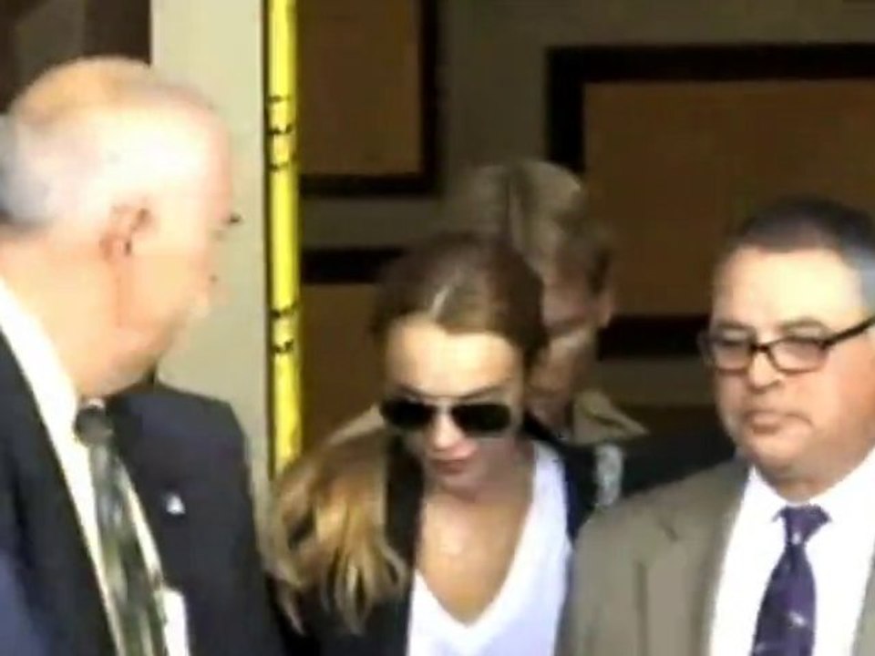 SNTV - More rehab for Lohan