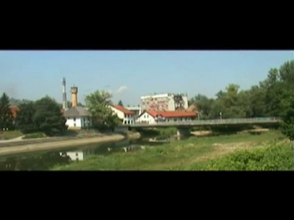 Fast UFO over Bosnian Pyramid of the Sun in Visoko Aug-2009