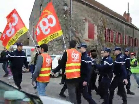 Ministre chahuté à Mont-Saint-Vincent (23/10/2010)