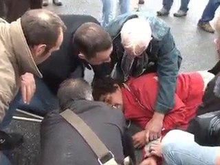 Tirs de grenades sur le peuple de France...