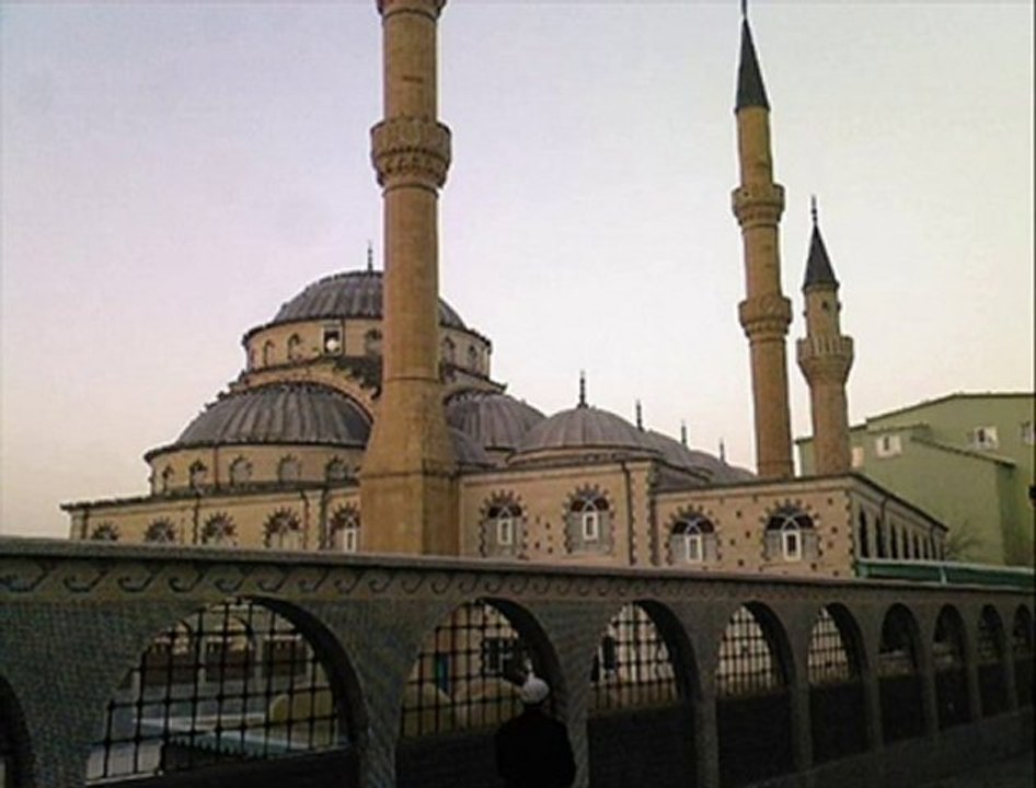 Nakşibendi Dergahı Menzil (Anlatım) - Serdar Tuncer