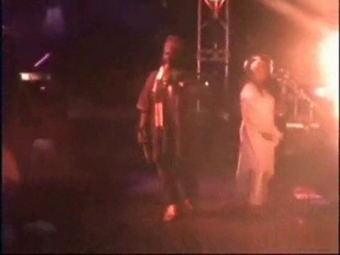 BETA SIMON: Live + Interview (Elysée Montmartre 2006) 1ère partie