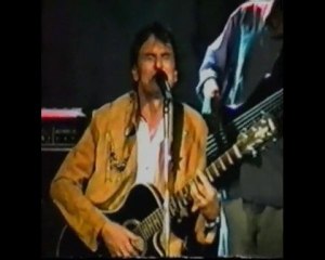 MARCUS LUCENNA CANTA :SOLIDÃO VÁ EMBORA