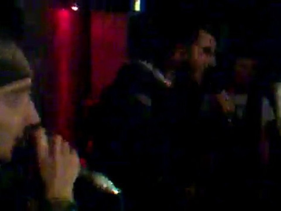 ezkiya ft. Alp aybars-yine yoksun(canlı performans)