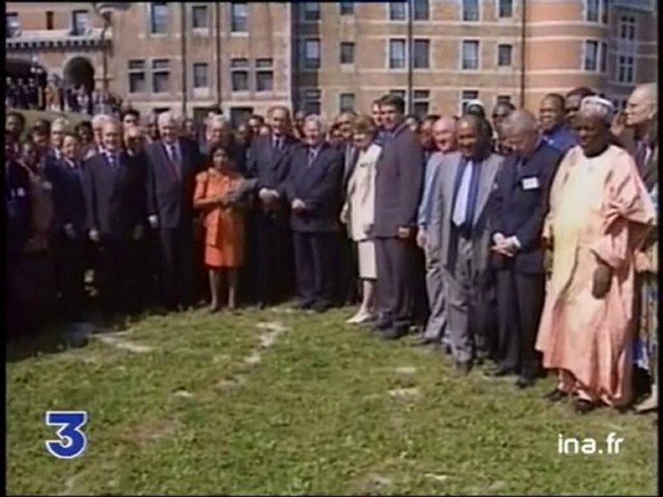 La francophonie new look : avant sommet francophonie