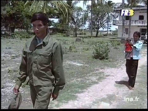 CAMBODGE : KHMERS ROUGES - FRONTIERE CAMBODGE VIETNAM